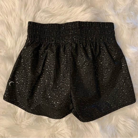 ZYIA Black Bubbles Hi-Rise Bomber Shorts Medium Water Droplets - Picture 6 of 16